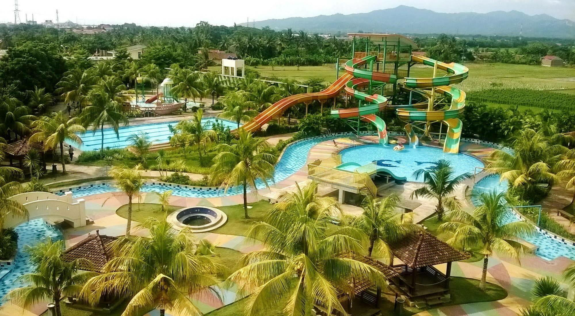 Greenotel Cilegon Exterior photo